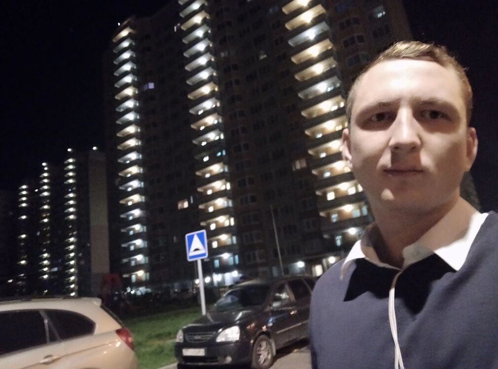  41306522  Alexander, 32 ,    