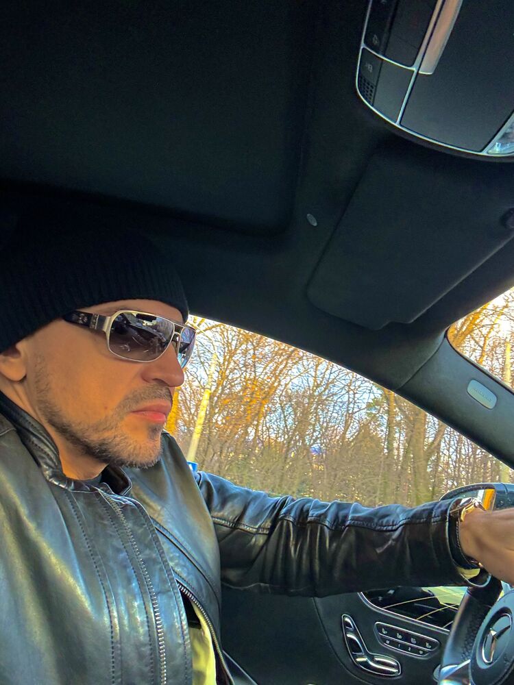  46188282  , 43 ,    --