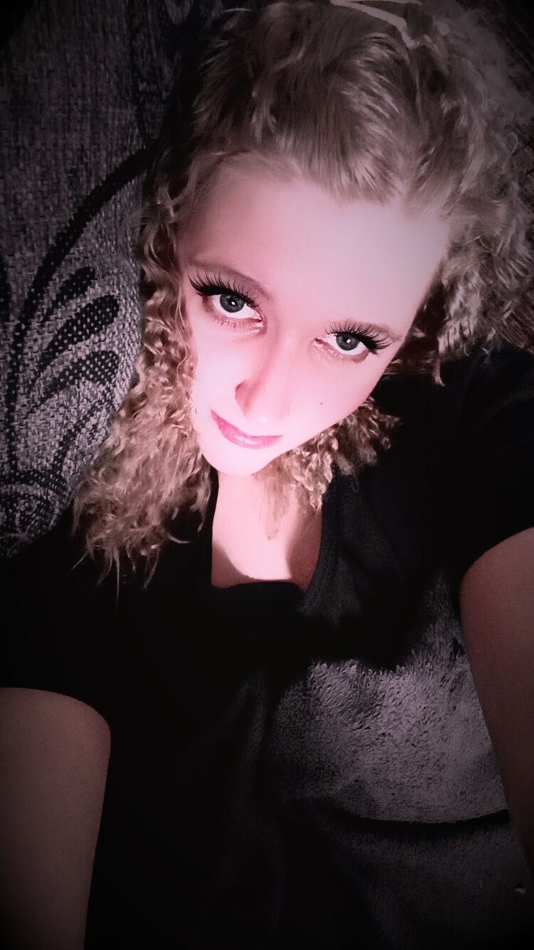  54048752  AnA KoNdA, 24 ,    