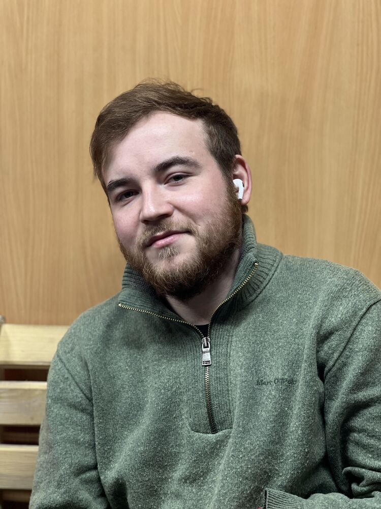 ,   Dyks, 24 ,  