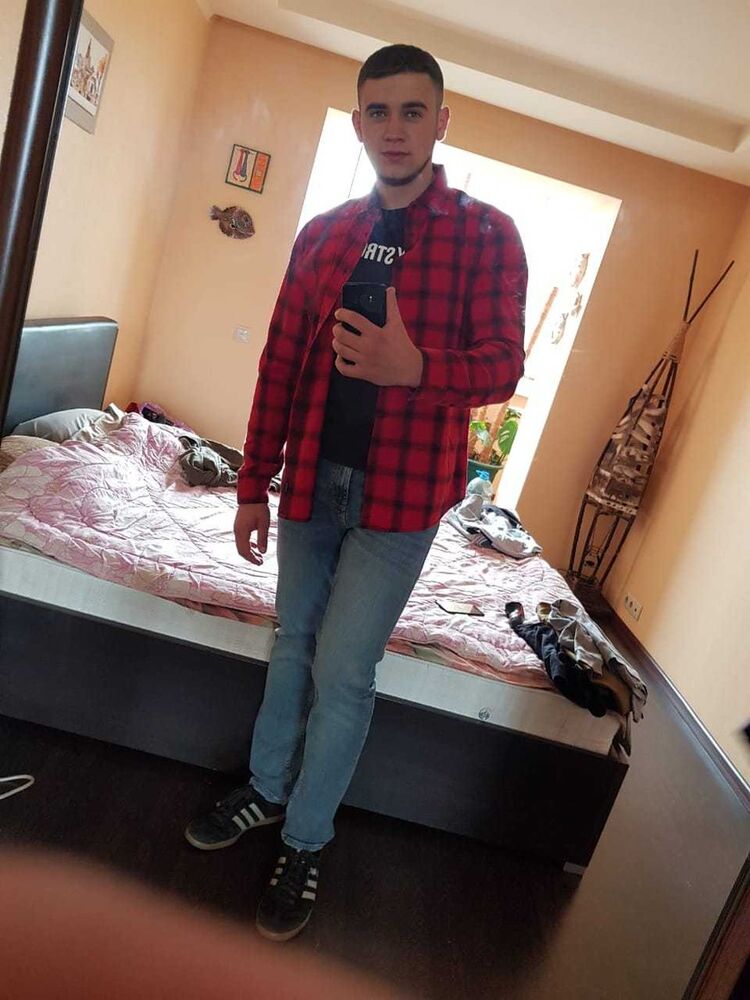  17337912  Steve, 28 ,    