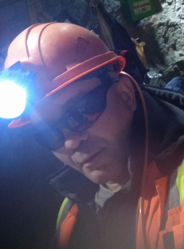  38875702  , 43 ,    