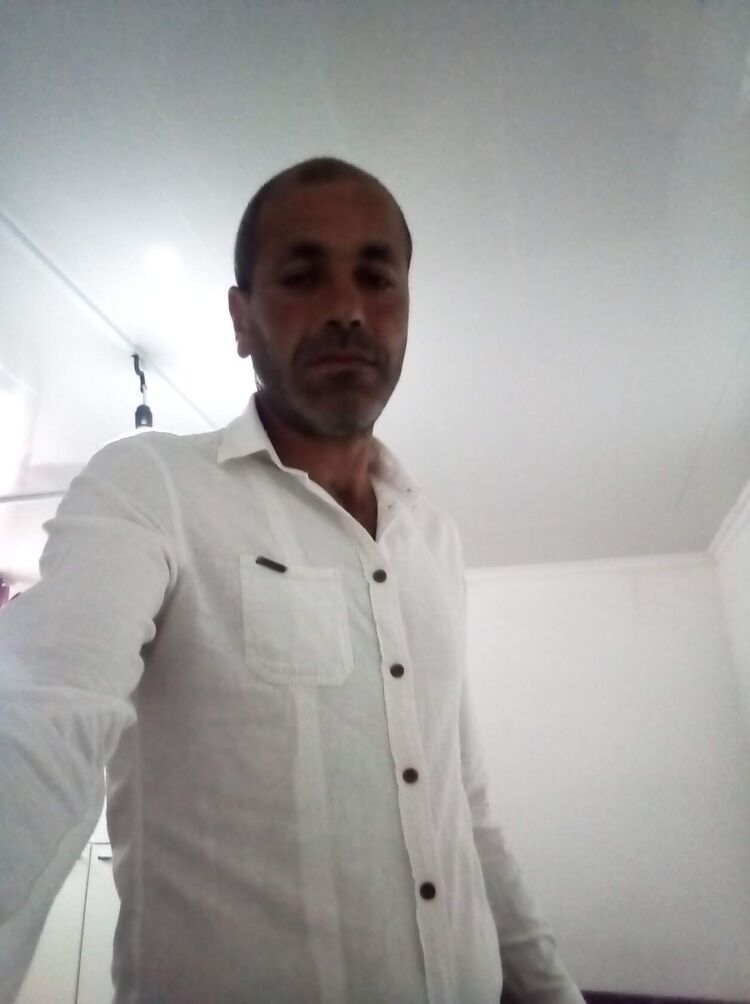  32550052  David, 44 ,    