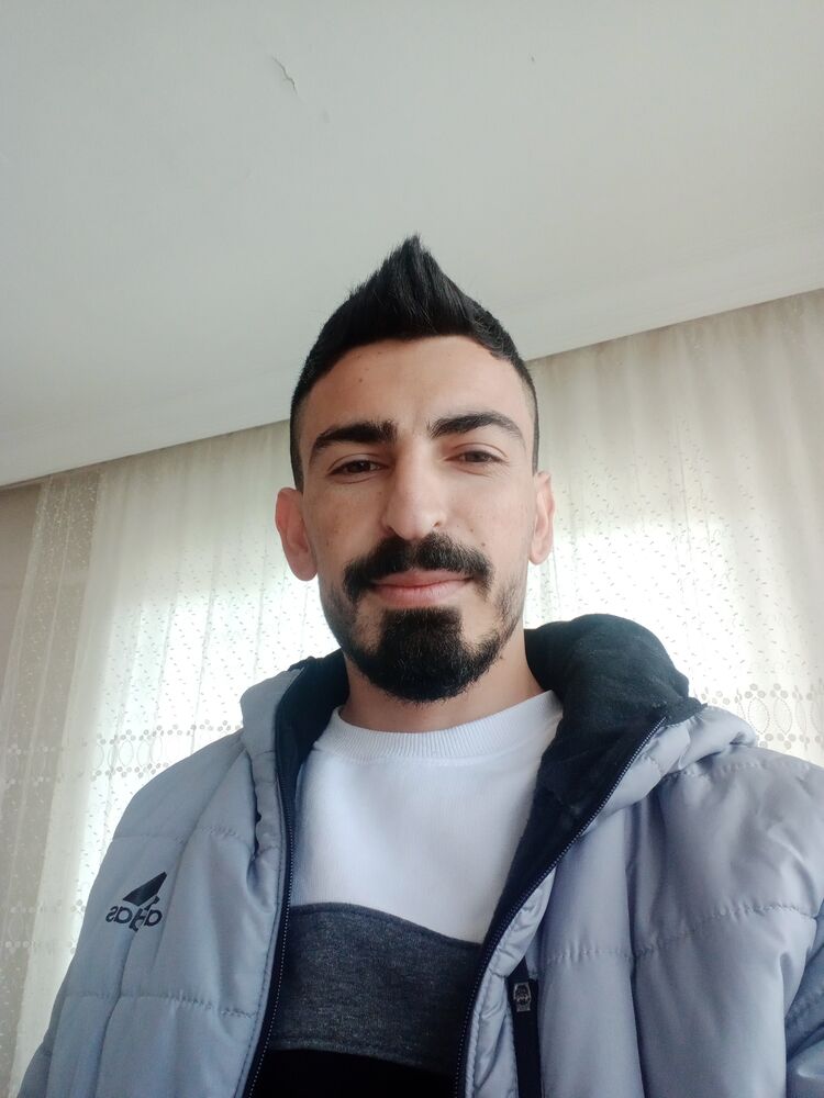  34652942  Emre, 28 ,    