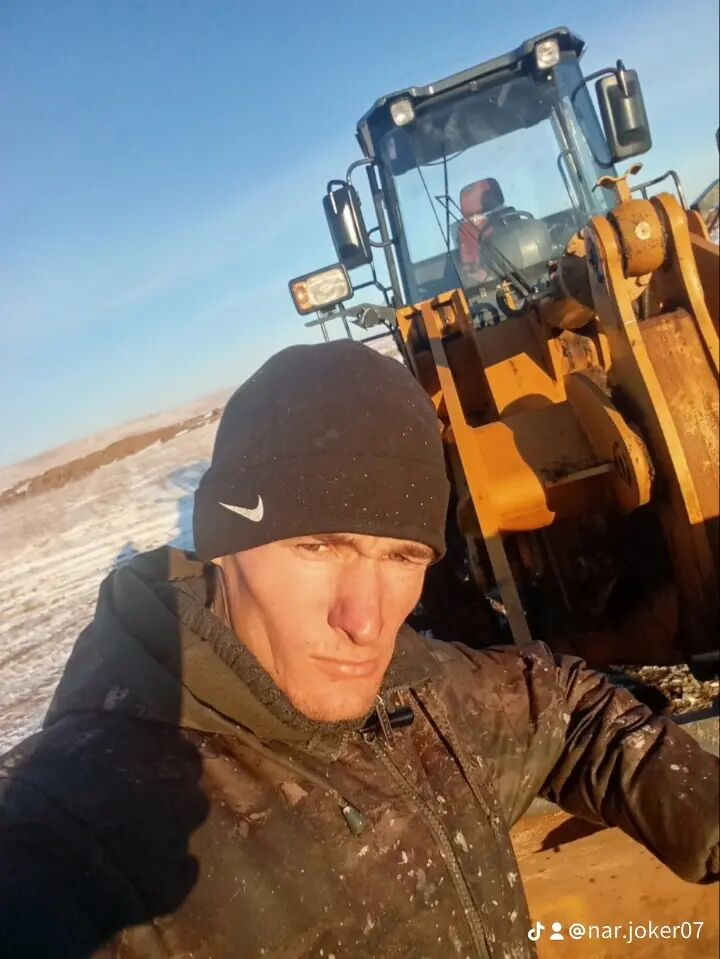  49156142  , 32 ,    