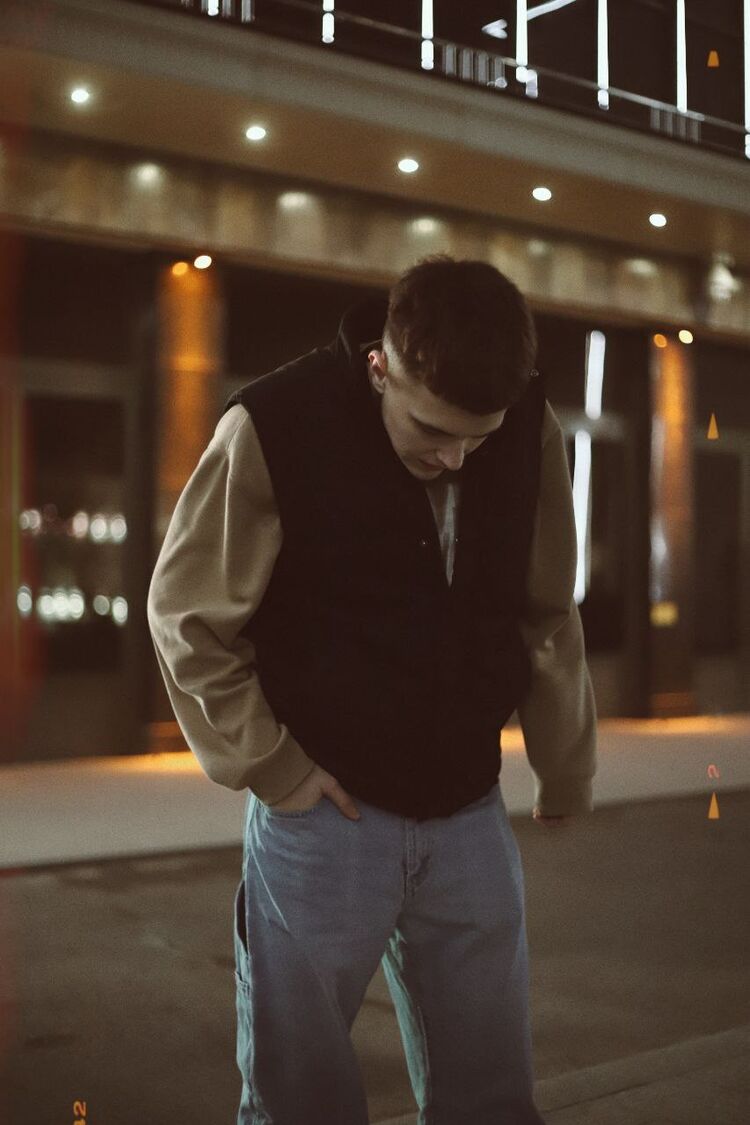  --,   , 19 ,   ,   