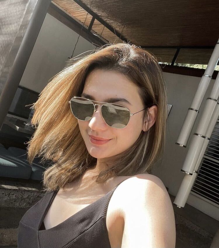  -,   Mia, 30 ,   ,   
