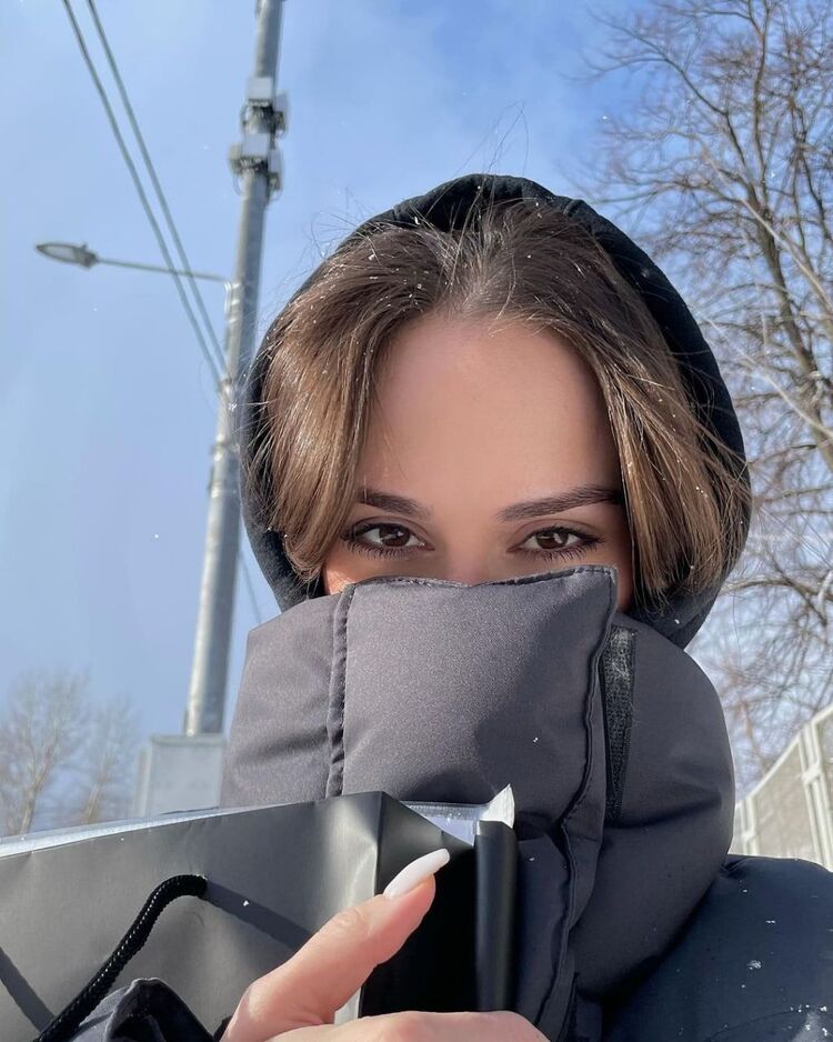  37700432  , 22 ,    -