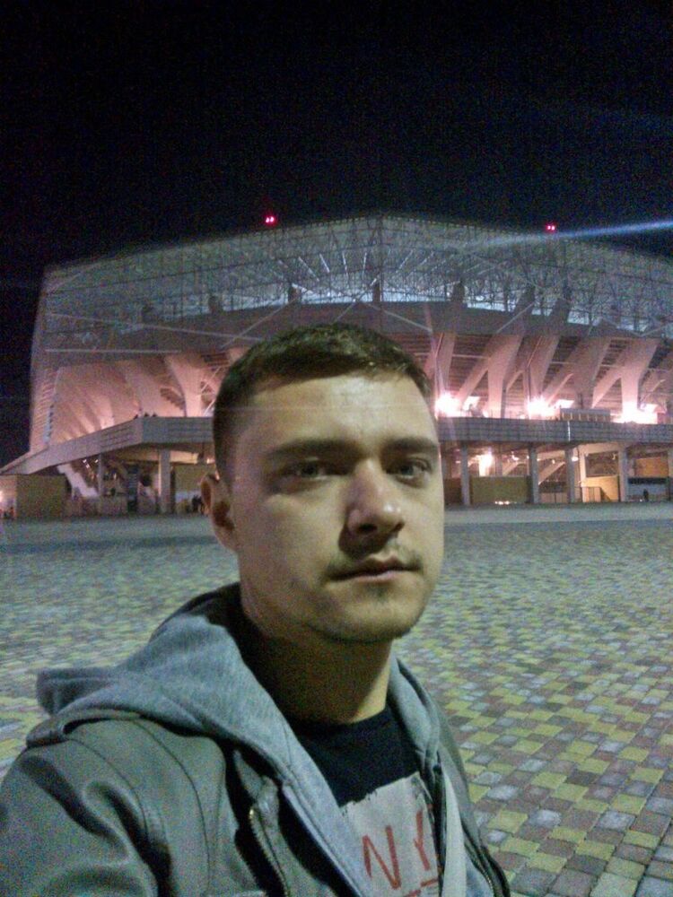  ,   Den, 35 ,  