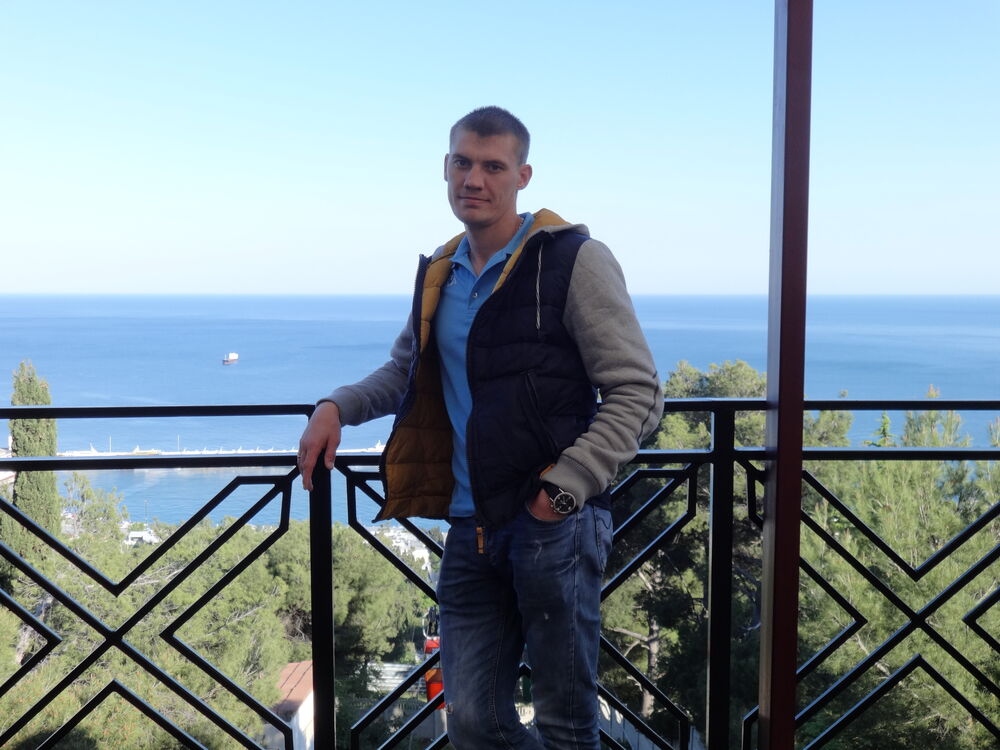  34449662  Pavel, 36 ,    