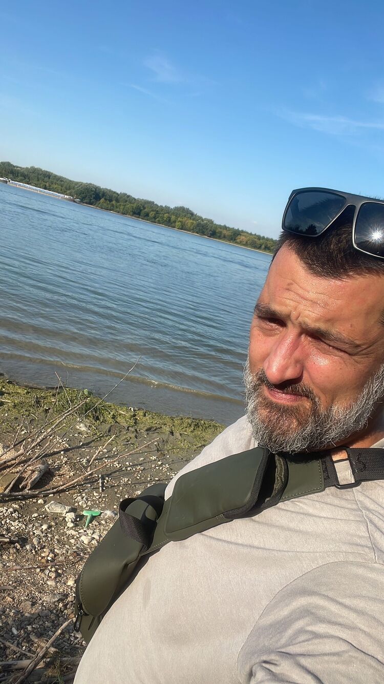  Zemun,   , 42 ,   ,   , c 