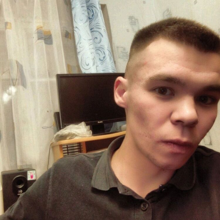  42937142  Vladimir, 24 ,    