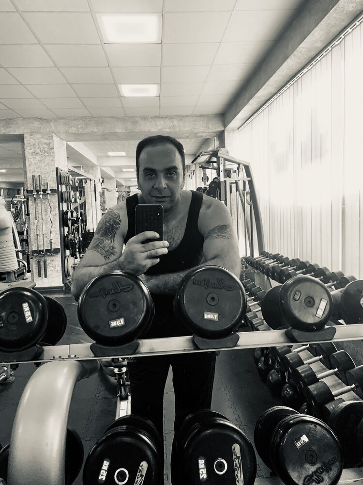  ,   Roman, 33 ,   ,   