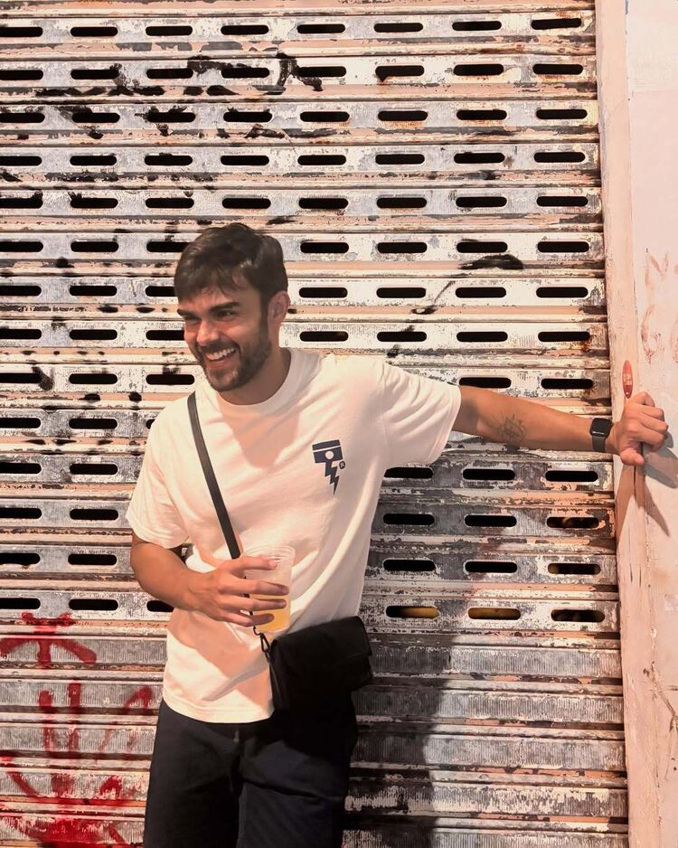  52893032  , 38 ,    