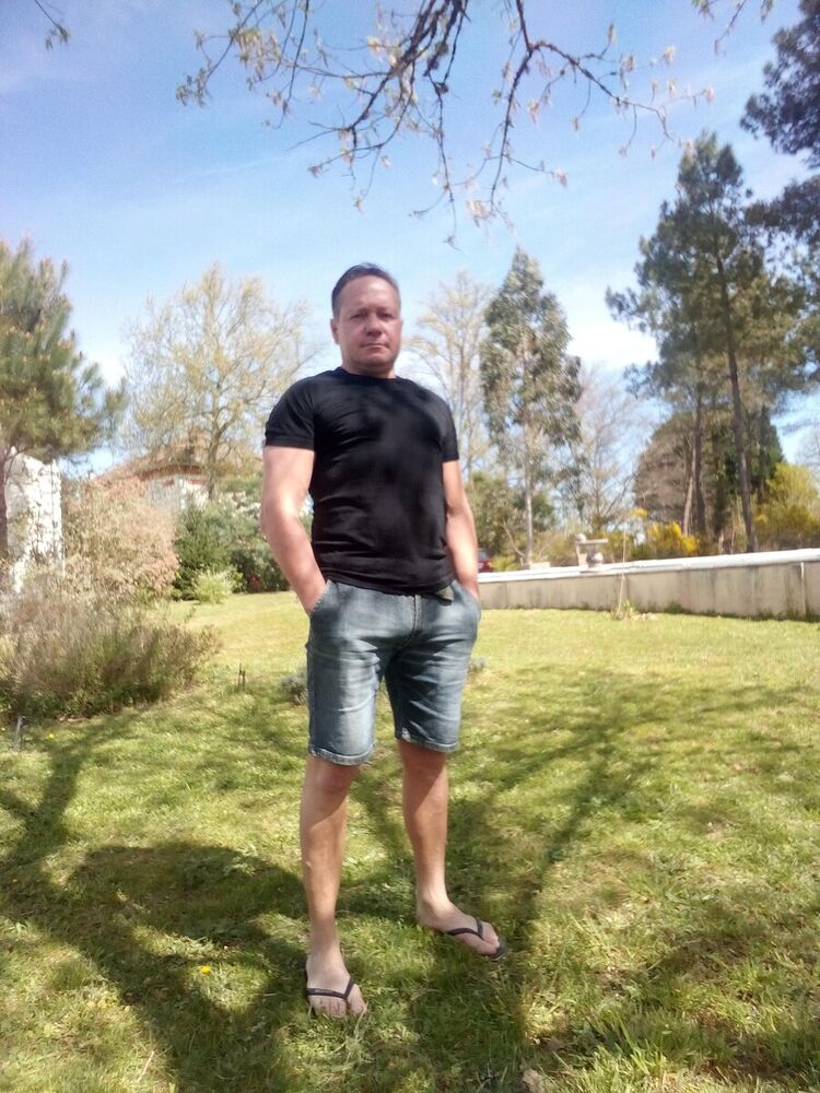  20852982  Igor, 49 ,    