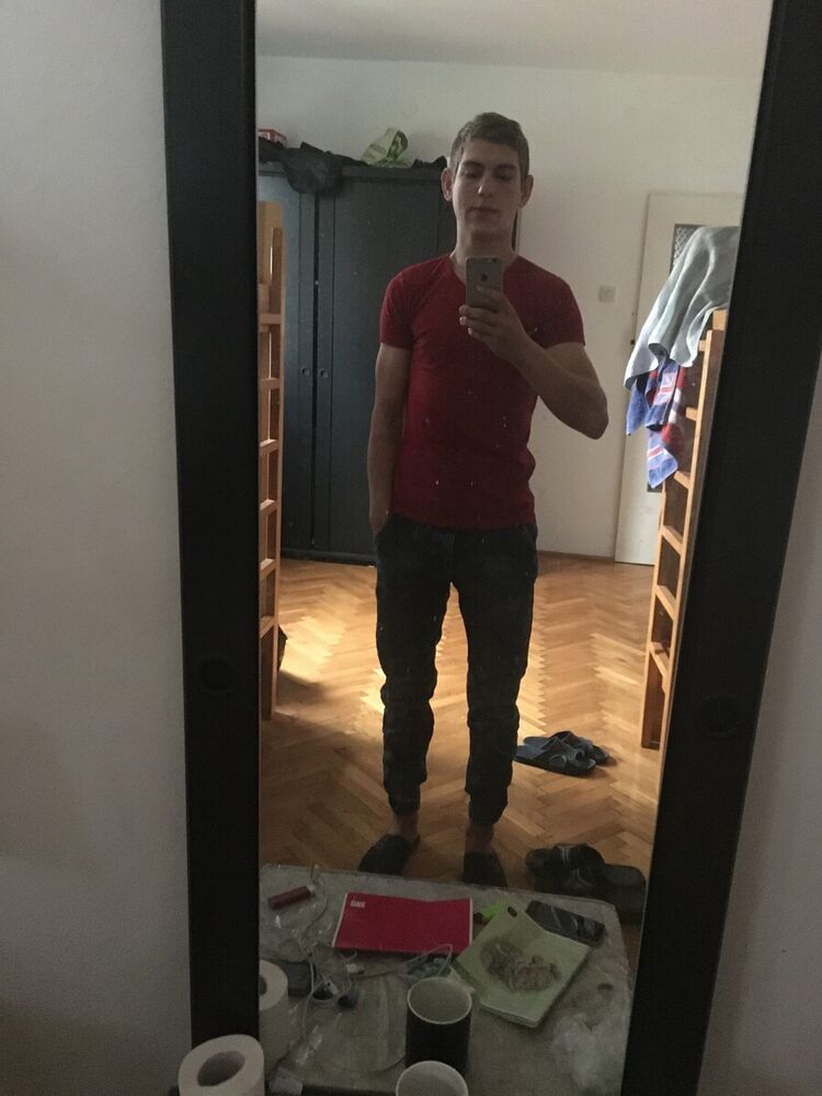  20313022  Kolya, 25 ,    