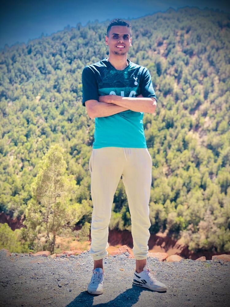 34477582  Ali, 26 ,    