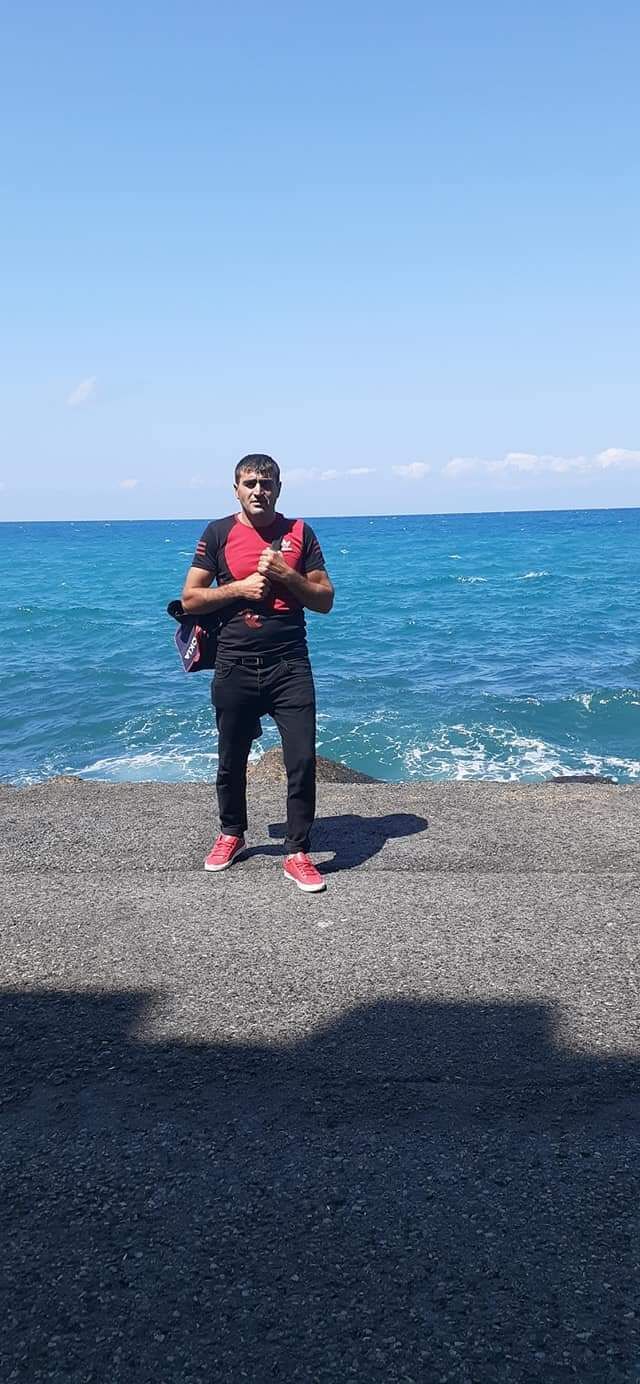  ,   Sarkis, 35 ,   ,   , c 