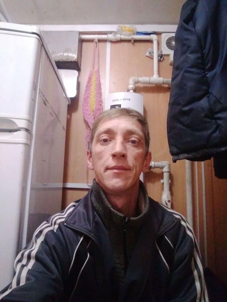  41031992  Ivan, 47 ,    