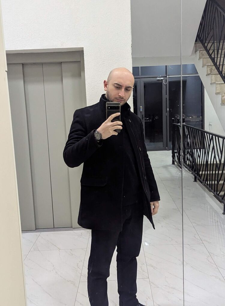  53990792  George, 27 ,    
