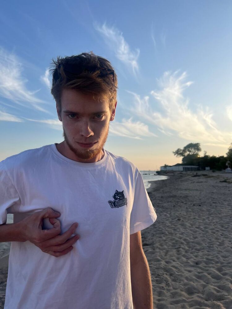  38045582  Andrey, 29 ,    -