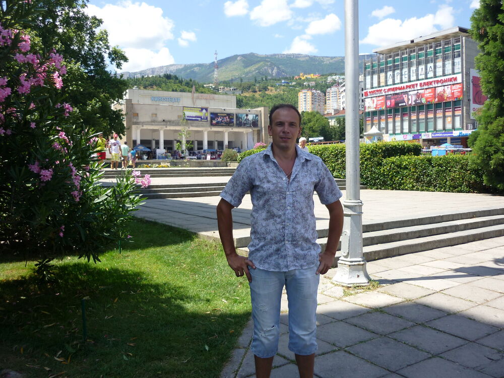  39421402  Igor, 48 ,    