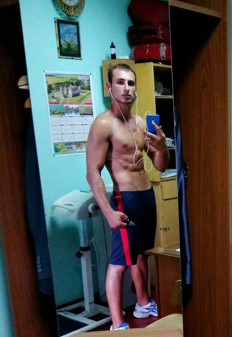  11579222  Oleg, 31 ,    