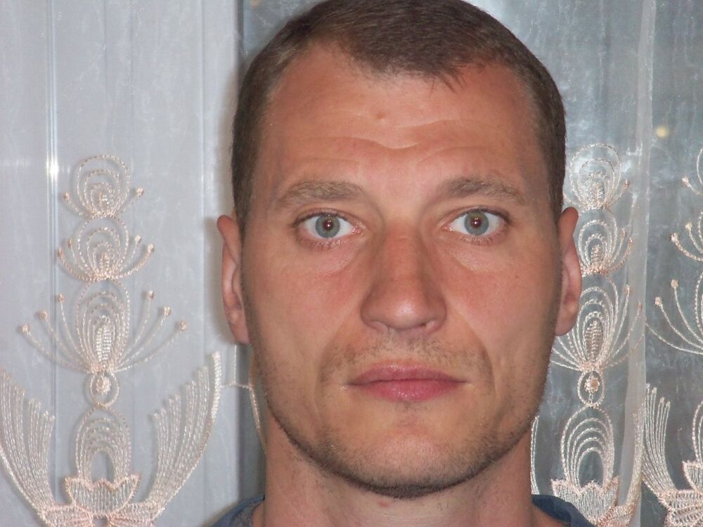  15009752  Pavel, 48 ,    