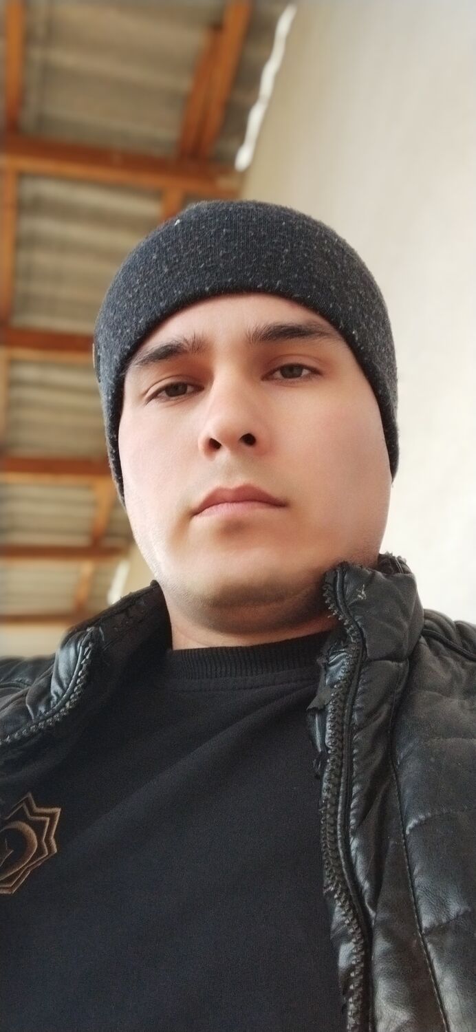  37210922  Xayrulla, 28 ,    