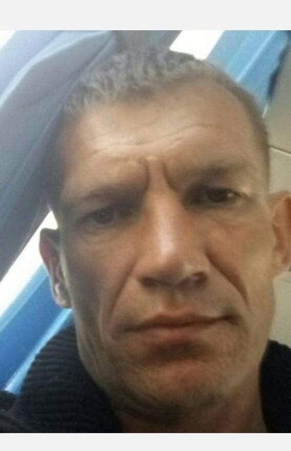  43956572  Denis, 44 ,    