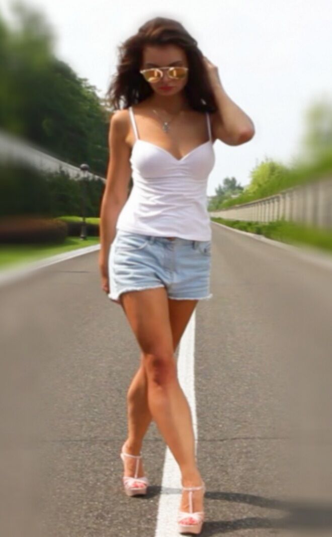  44643702  Julia, 37 ,    