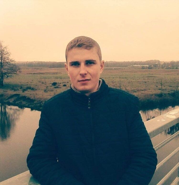  33145382  Vadik, 28 ,    