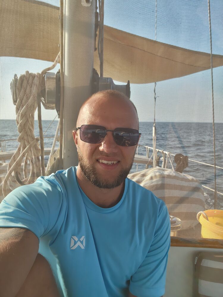  47824462  Vladislav, 29 ,    Kuah