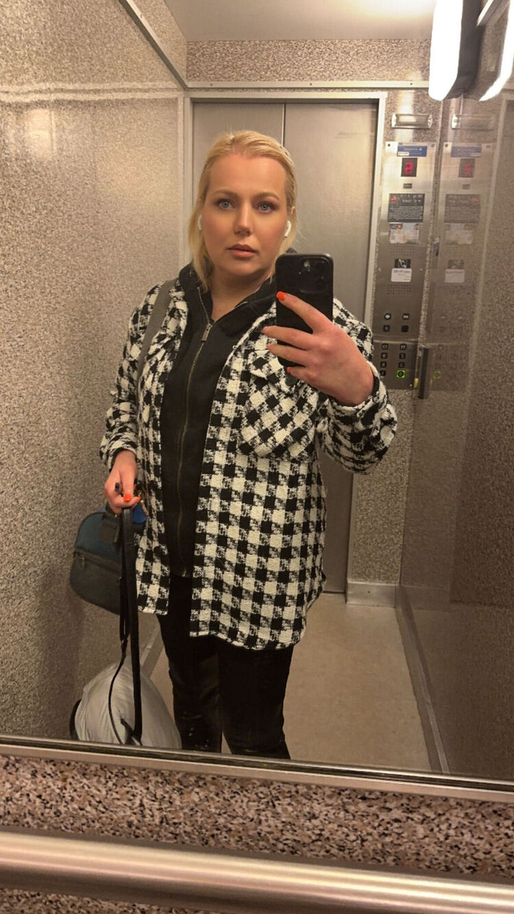  48135162  Ksenia, 48 ,    