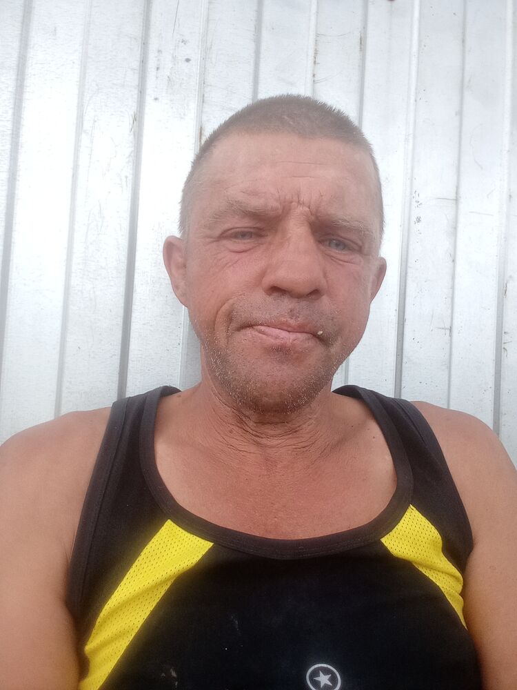  44215792  Aleksej, 55 ,    Deleted