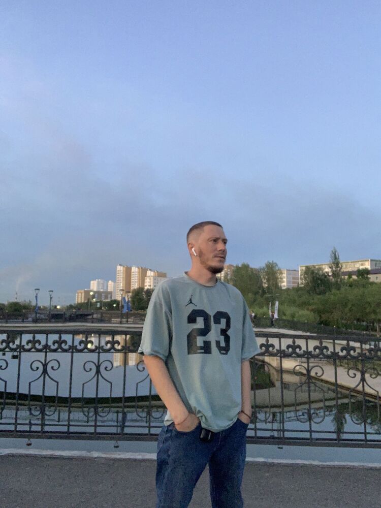  52876942  , 28 ,    