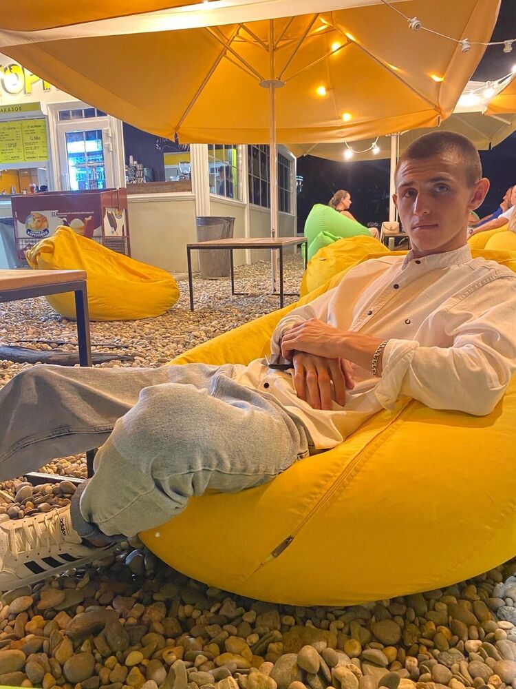  ,   Rostislav, 22 ,   ,   