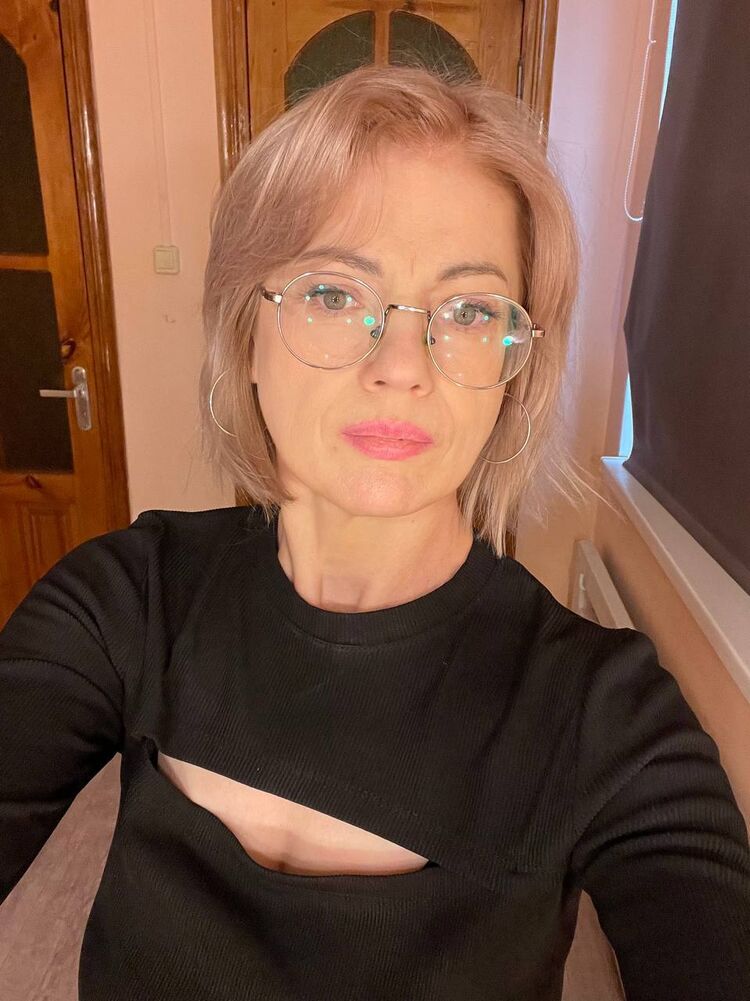  48903532  , 46 ,    --