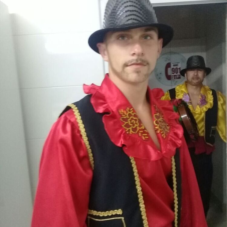  20819302  Ivan, 36 ,    