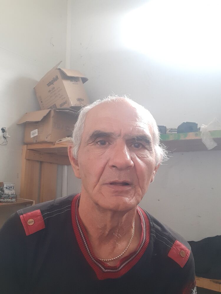  23607962  , 70 ,    