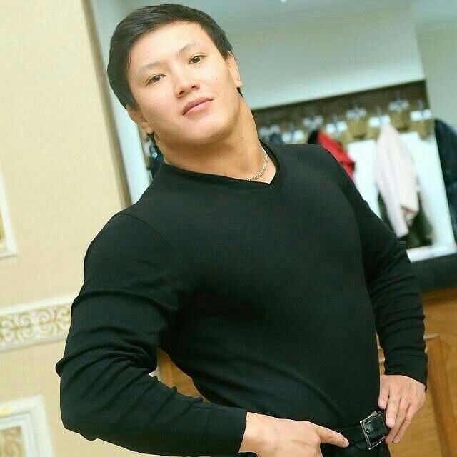  ,   Oskar, 31 ,   