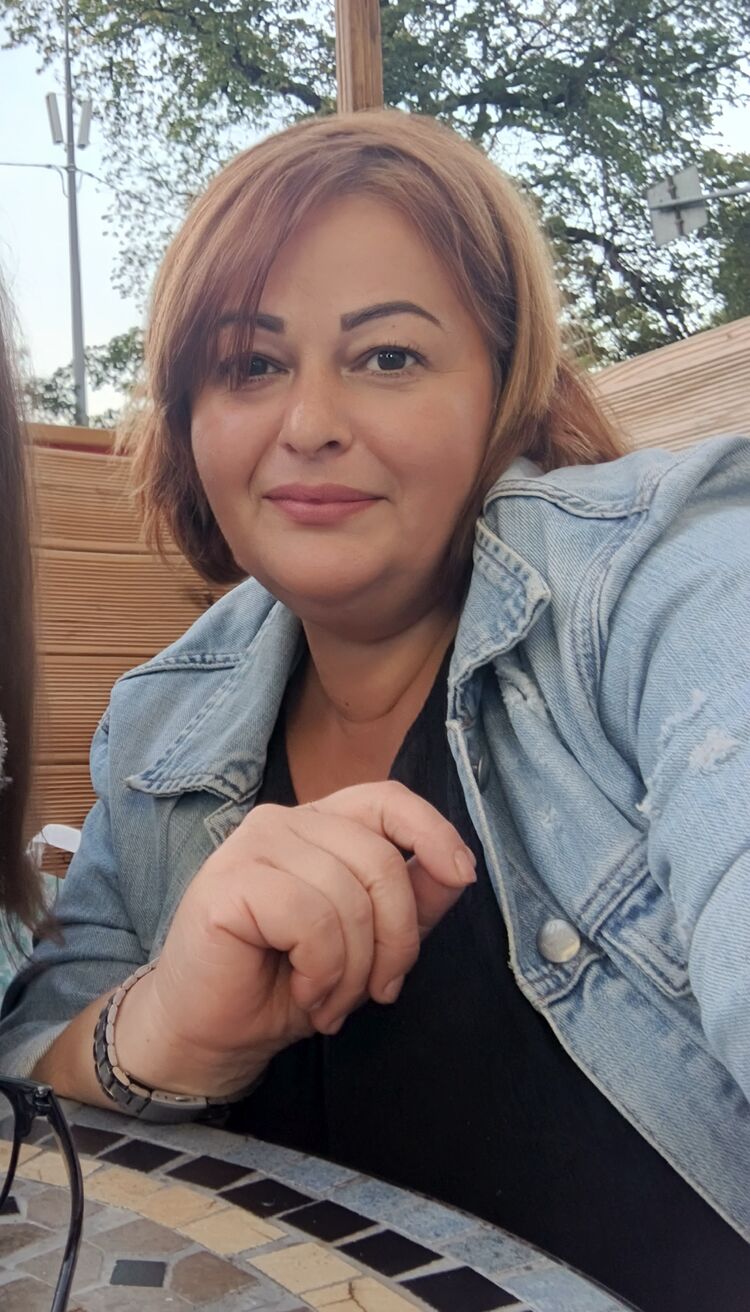  53957822  Mira, 47 ,    