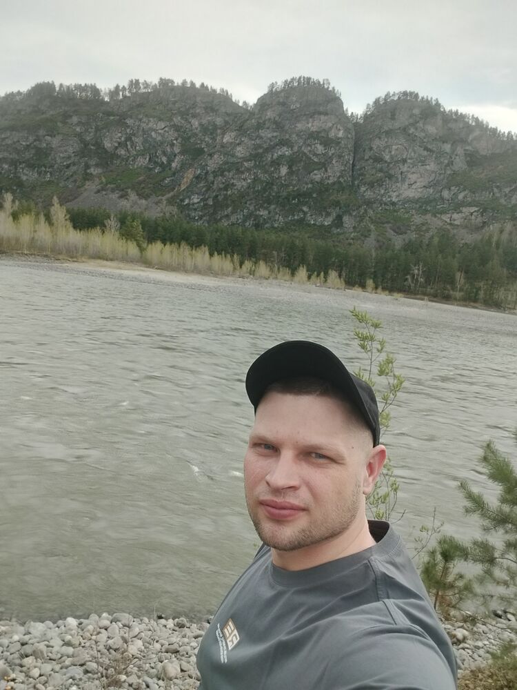  54414162  Konstantin, 32 ,    