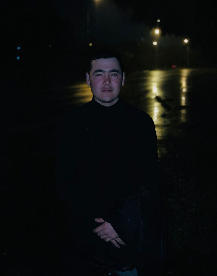  53319522  Bobur, 22 ,    