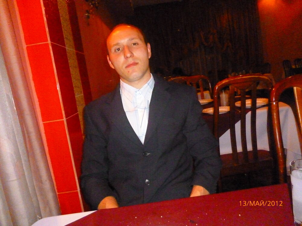  33418202  Alexander, 42 ,    