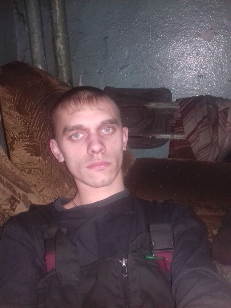  ,   Den, 32 ,   