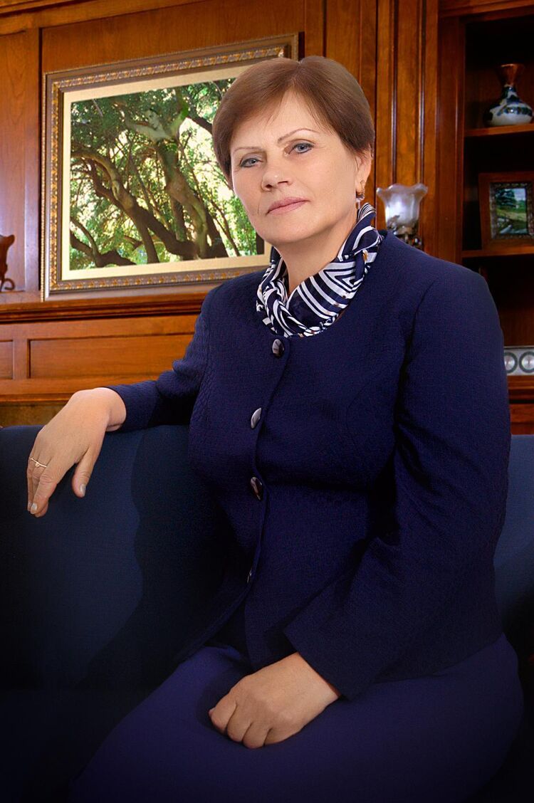  42651012  Claudia, 68 ,    