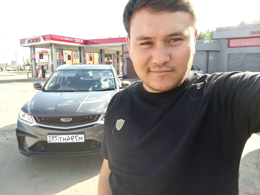  43812892  Mihayil, 27 ,    