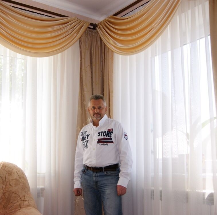  ,   Valery, 61 ,   