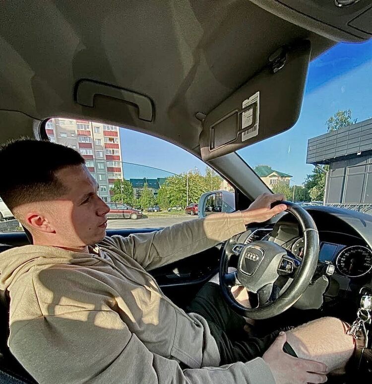  49528172  , 25 ,    